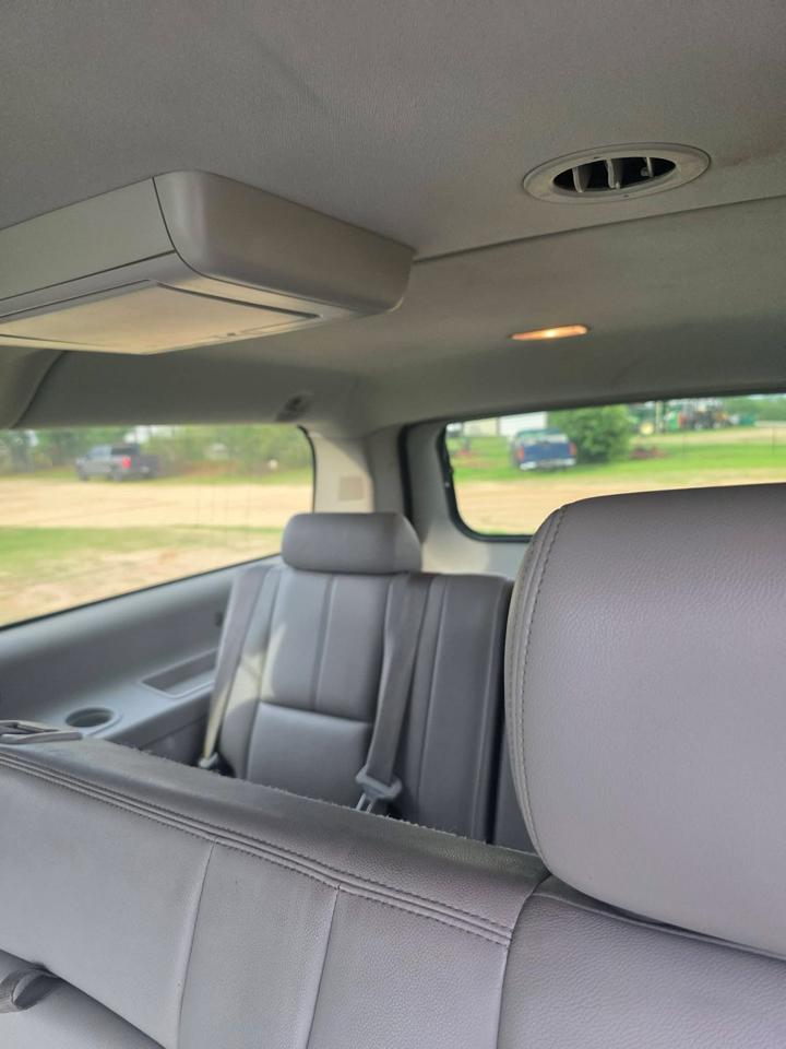 Chevrolet Suburban LT 1500 2WD 2014