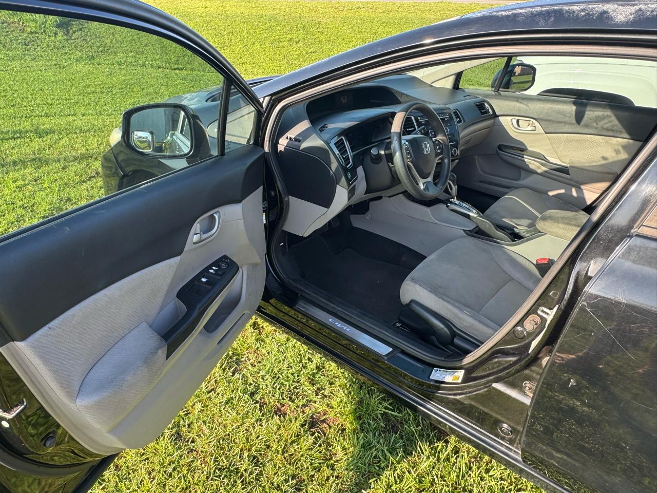 Honda Civic LX Sedan 5-Speed AT 2013