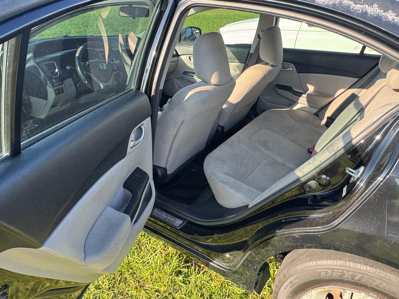 Honda Civic LX Sedan 5-Speed AT 2013