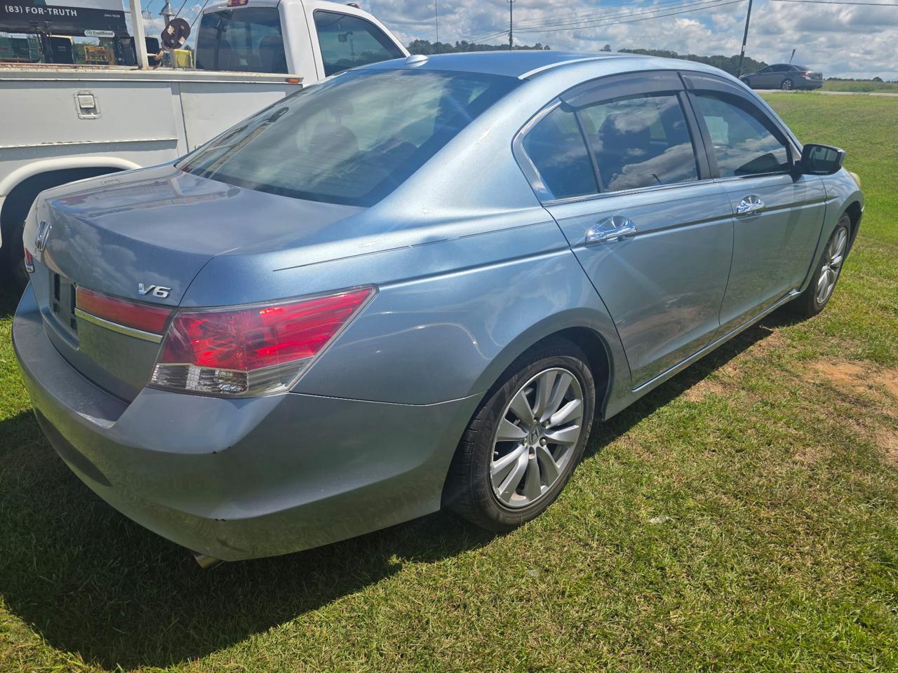 Honda Accord EX-L V-6 Sedan AT 2011