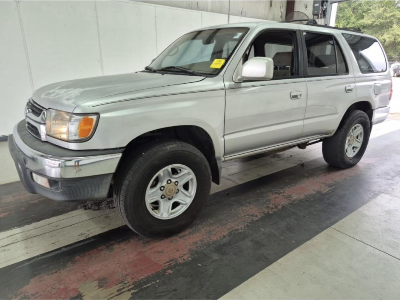 Toyota 4Runner SR5 2WD 2002