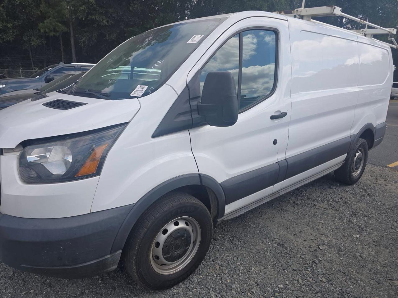 Ford Transit 250 Van Low Roof 60/40 Pass.130-in. WB 2017