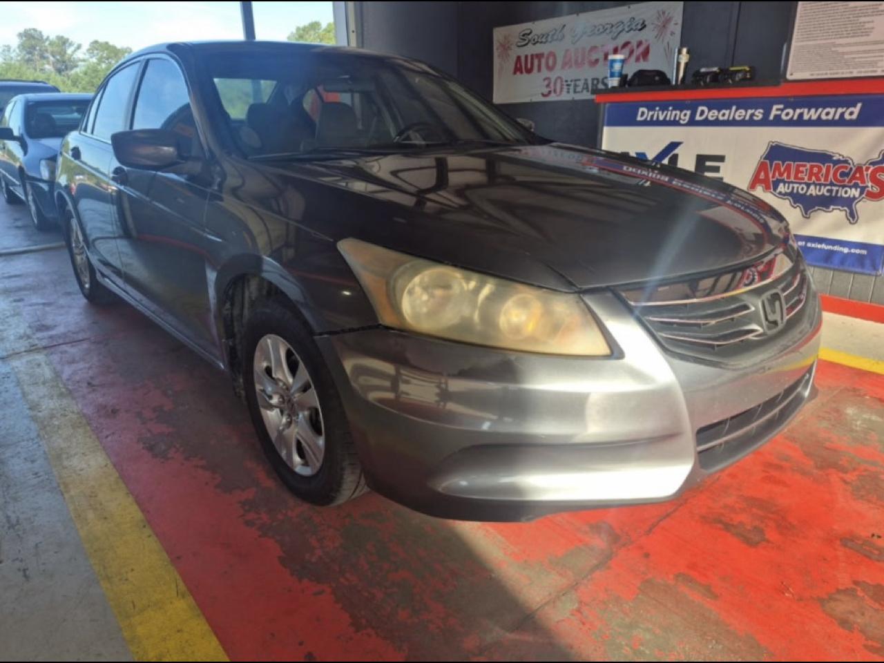 Honda Accord LX-P Sedan AT 2011