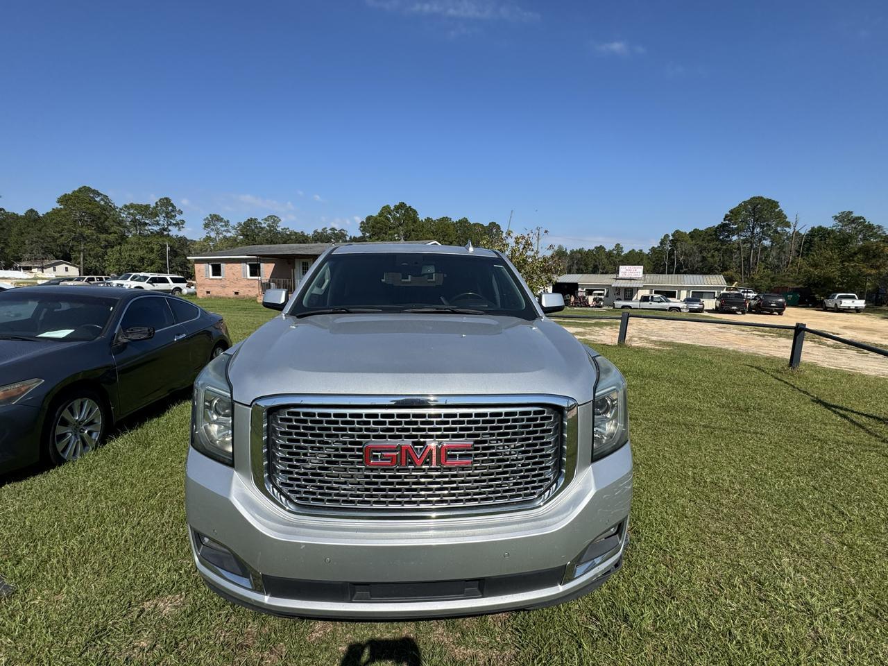 GMC Yukon XL Denali 4WD 2016