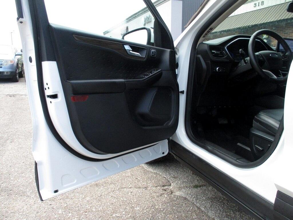 2020 Ford Escape Titanium photo 6