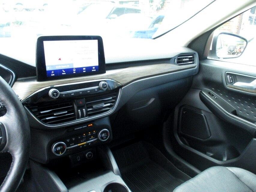 2020 Ford Escape Titanium photo 9