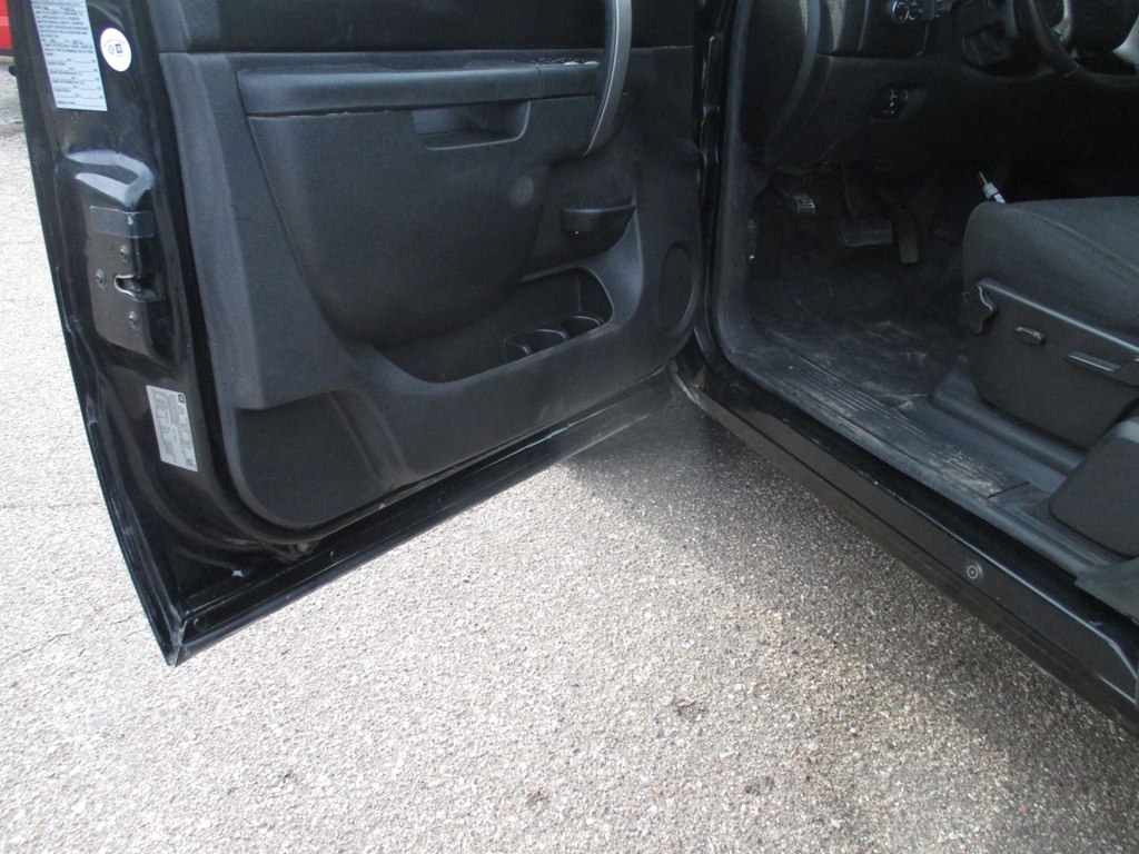 2012 Chevrolet Silverado 1500 LT photo 3