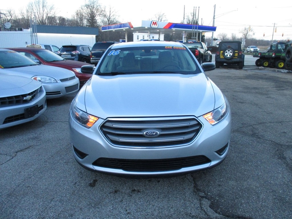 Ford Taurus  2016