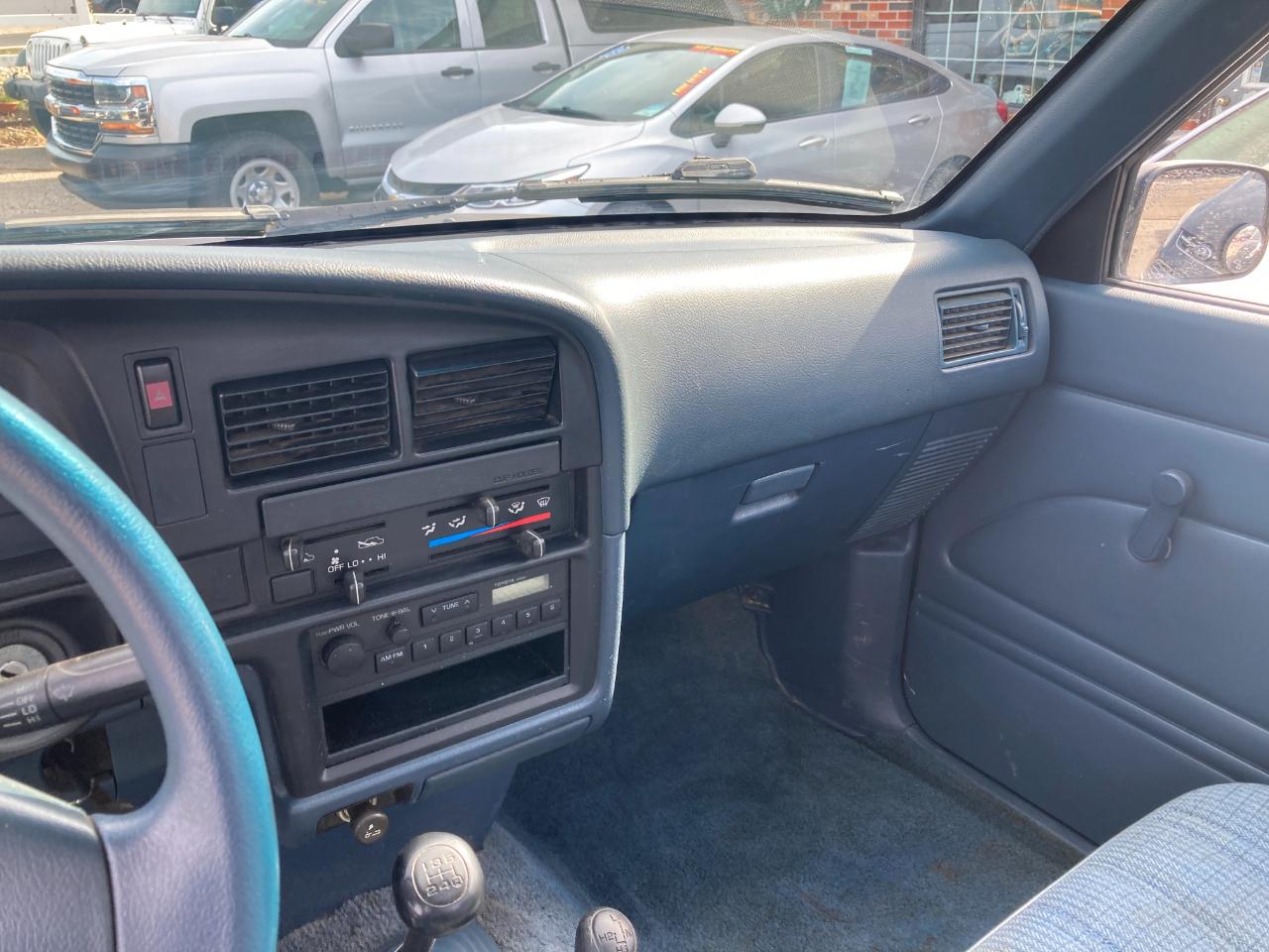 Toyota 4WD Pickups  1991