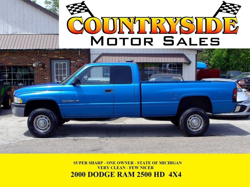 2000 Dodge Ram 1500 2500 ST 4X4 QUAD CAB SWB's photo