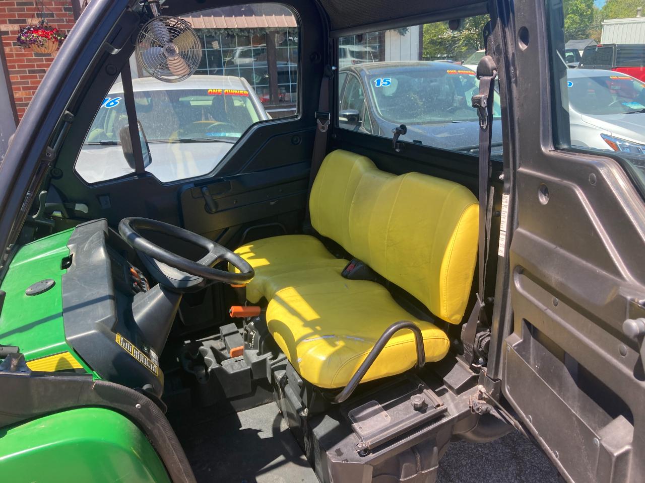 John Deere Gator  2016