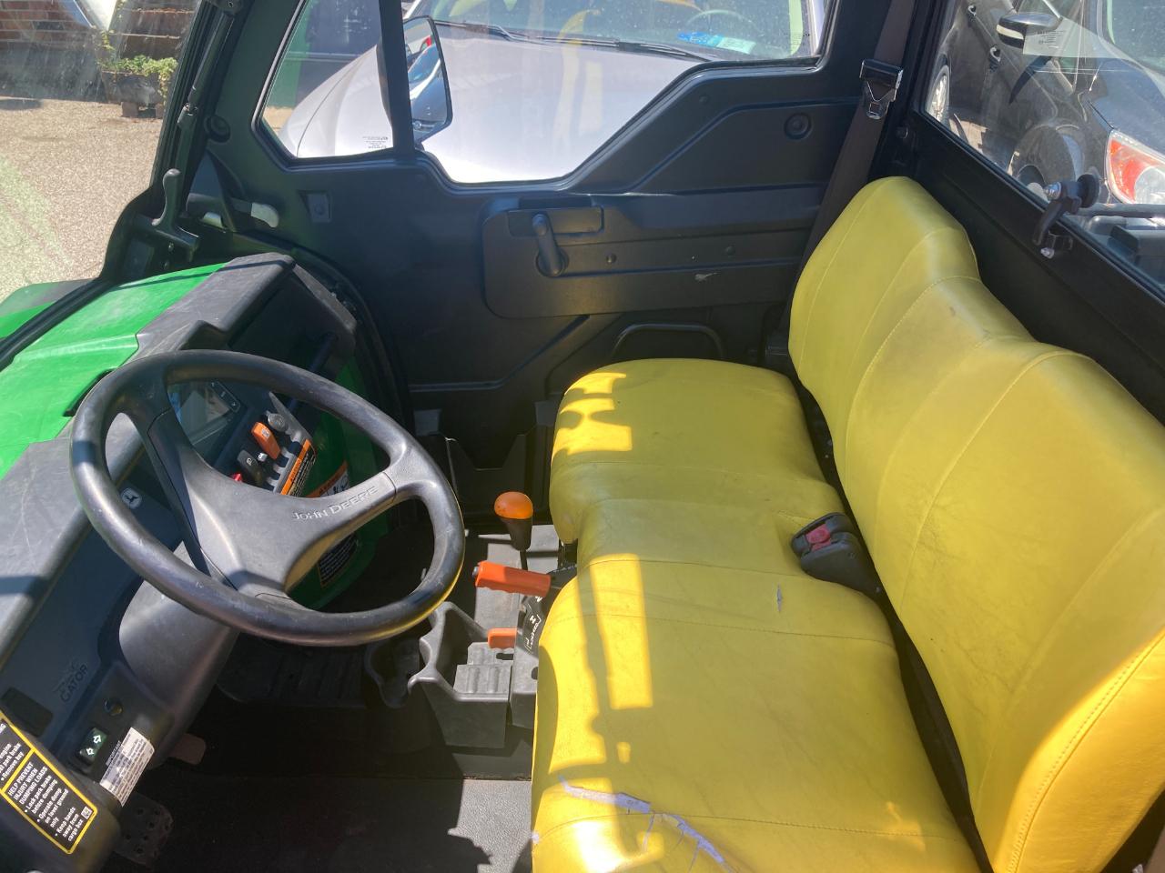 John Deere Gator  2016