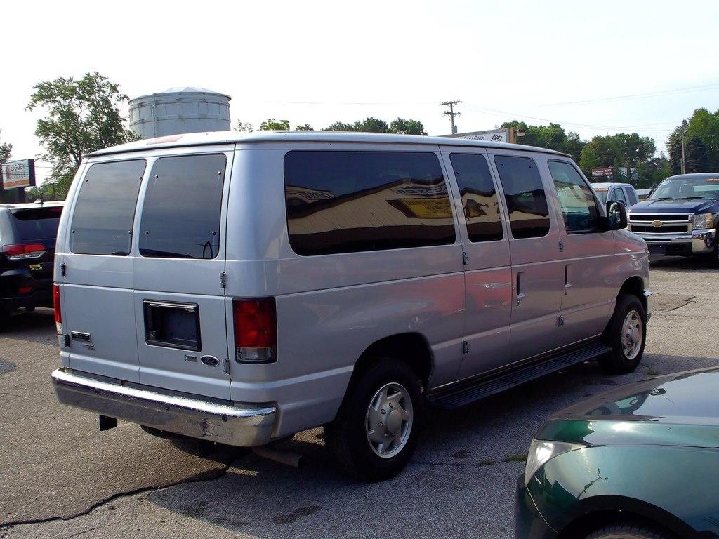 Ford Econoline  2013
