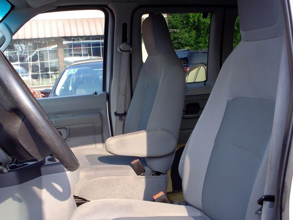 Ford Econoline  2013