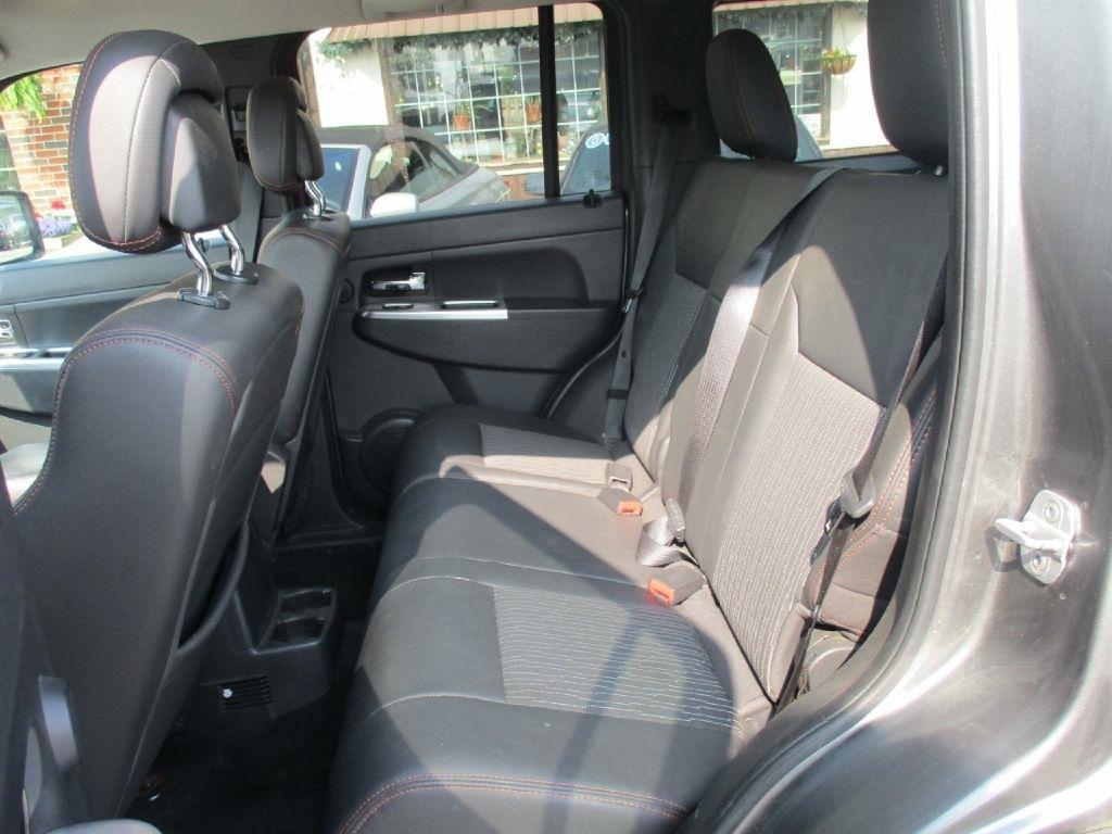 Jeep Liberty  2012