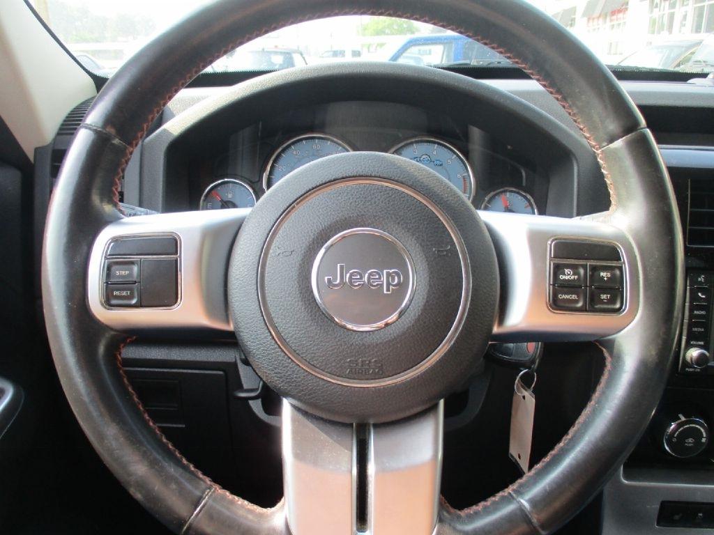 Jeep Liberty  2012