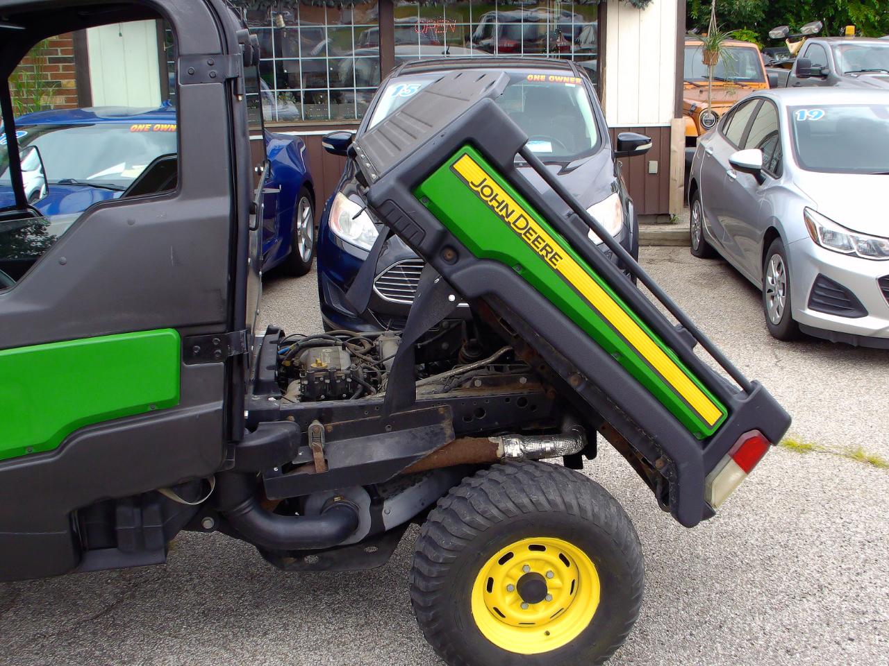 John Deere Gator  2019