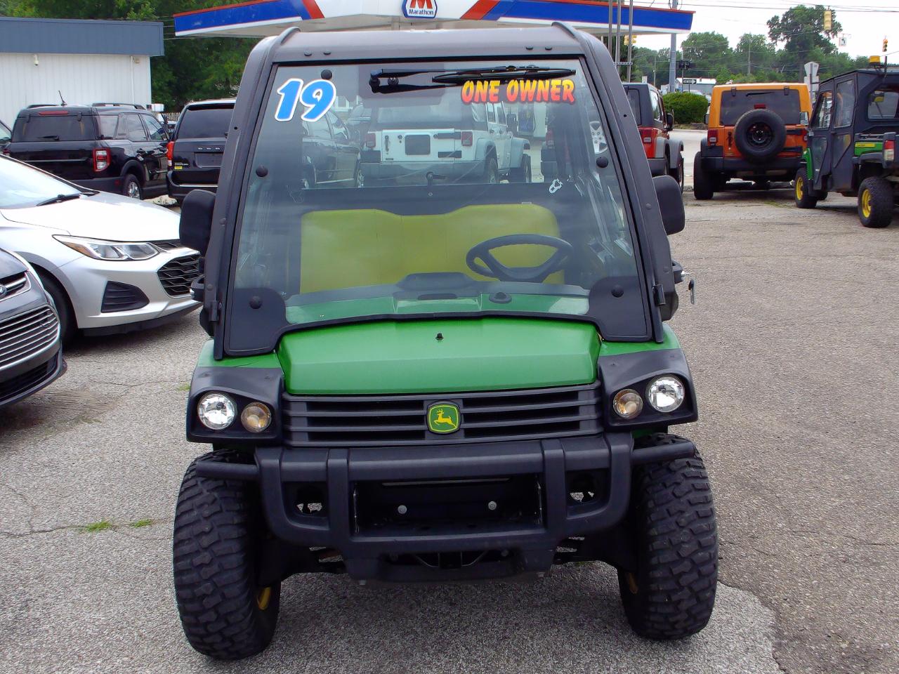 John Deere Gator  2019