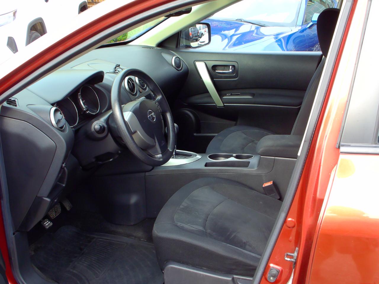 Nissan ROGUE S/SV  2010