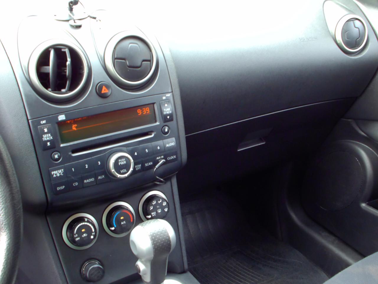 Nissan ROGUE S/SV  2010
