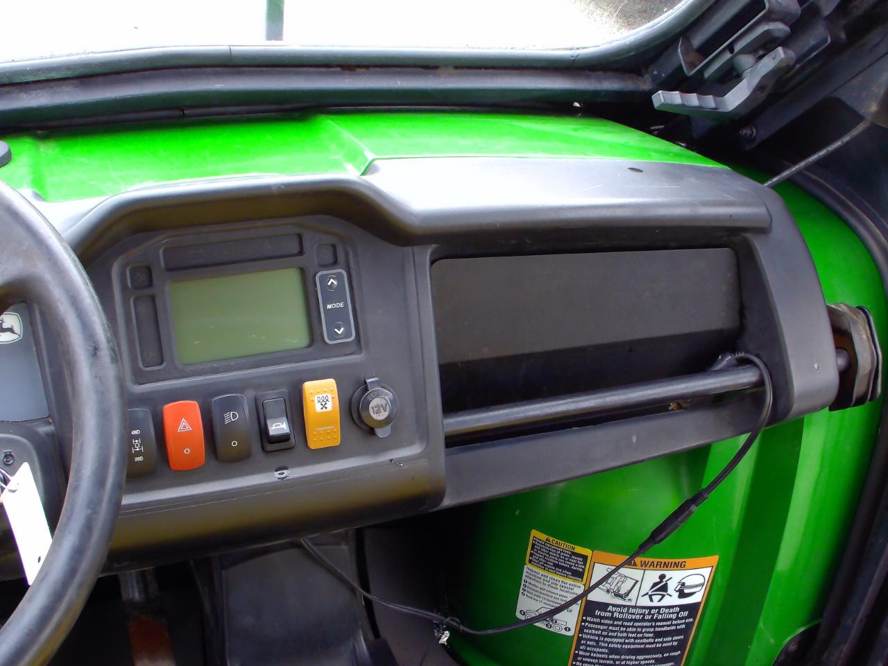 John Deere 825  2017