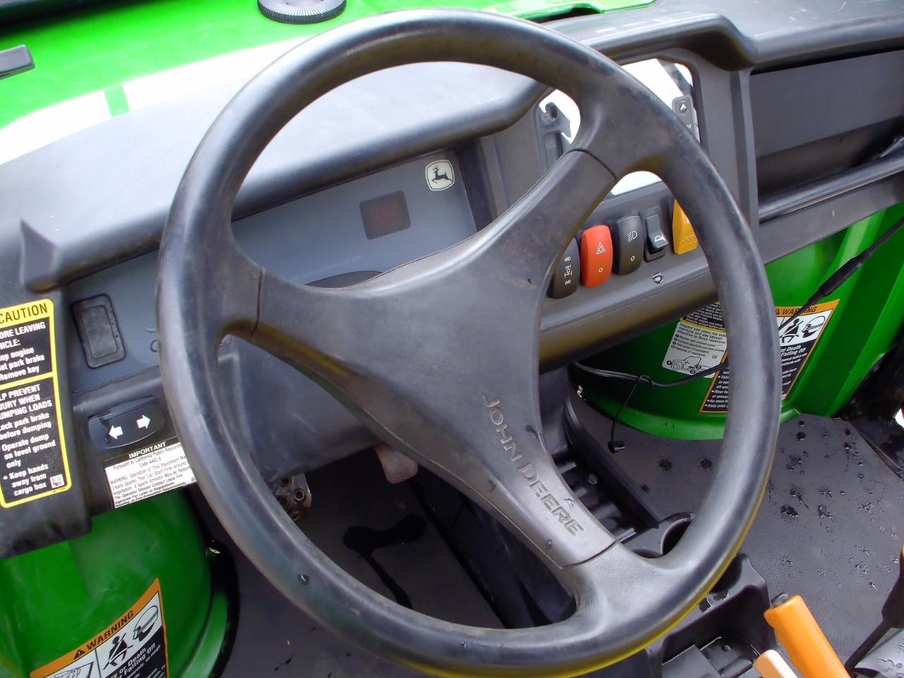 John Deere 825  2017