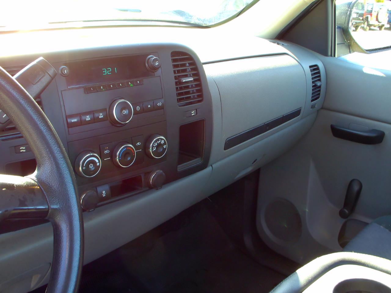Chevrolet Silverado 1500 W/T Crew Cab 4WD 2012