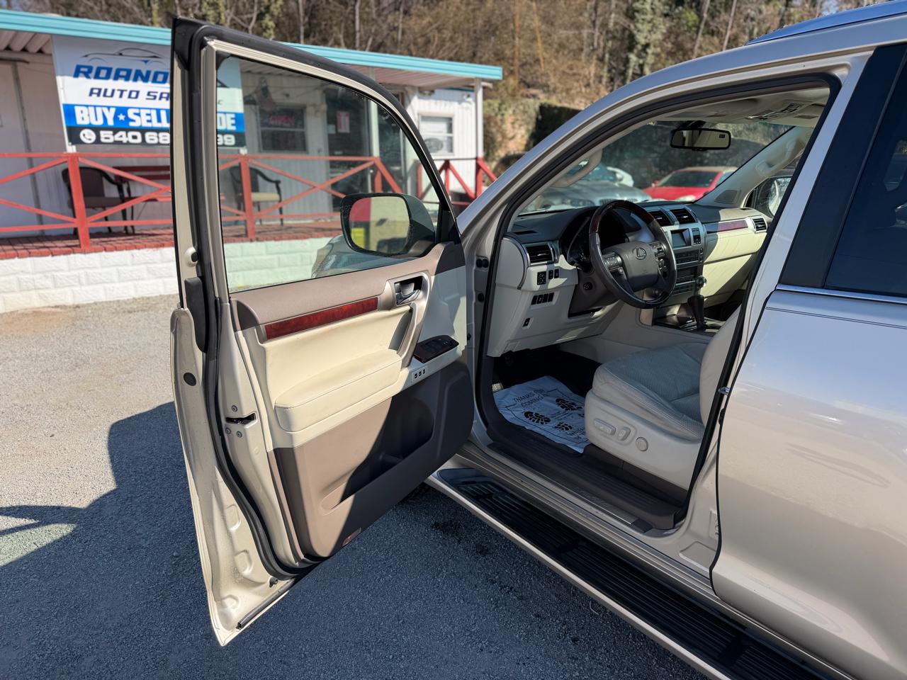 Lexus GX 460 Sport Utility 2010