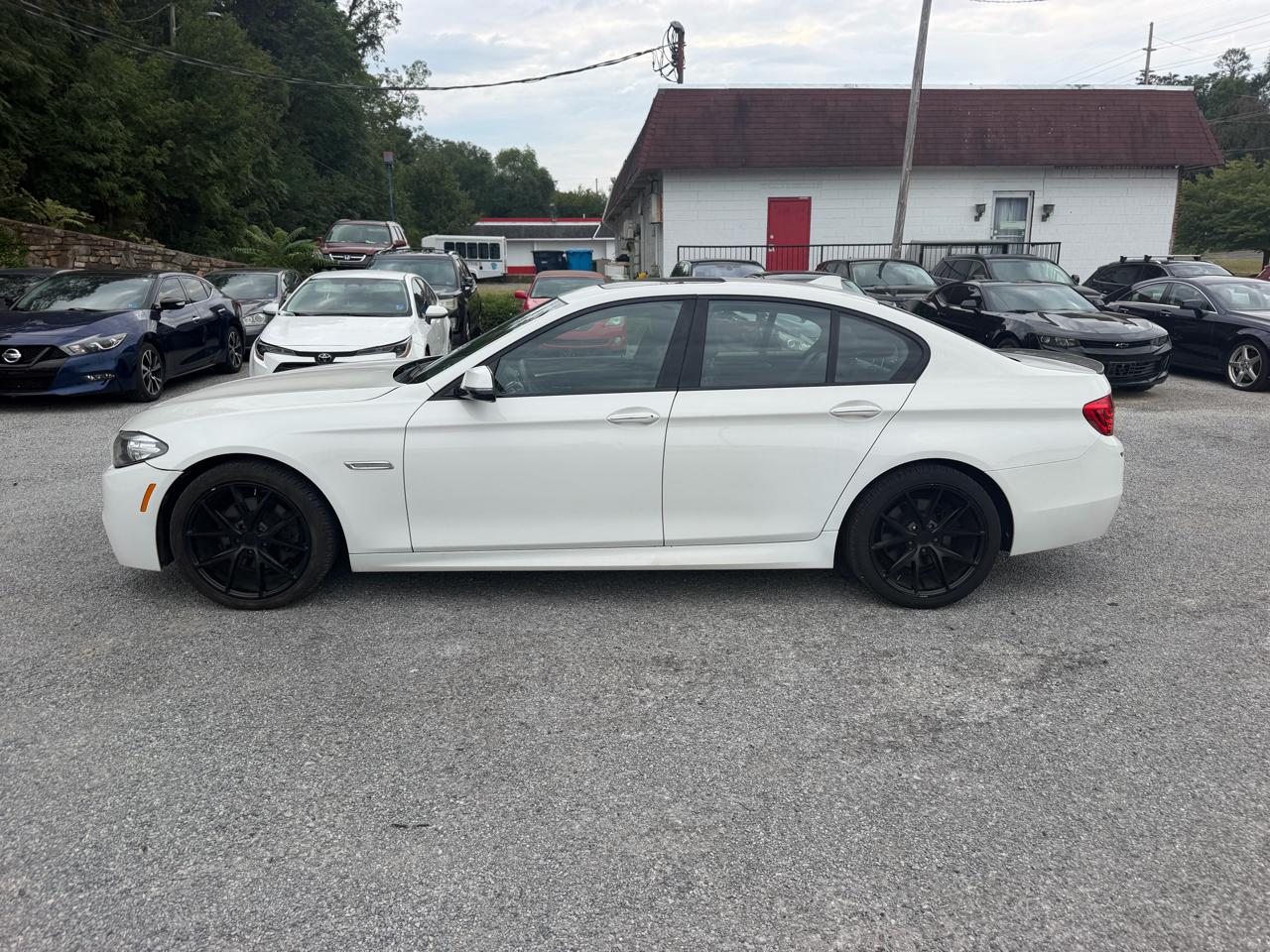 BMW 5-Series 528i 2014