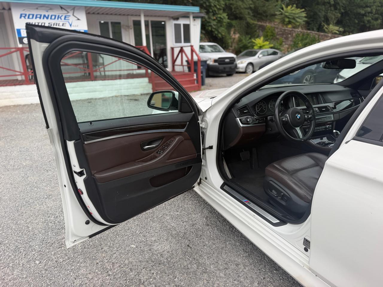 BMW 5-Series 528i 2014