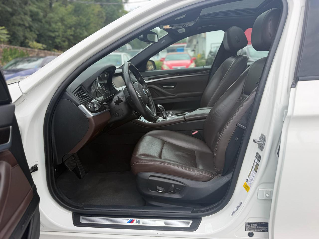 BMW 5-Series 528i 2014