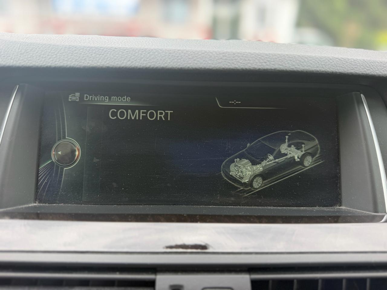BMW 5-Series 528i 2014