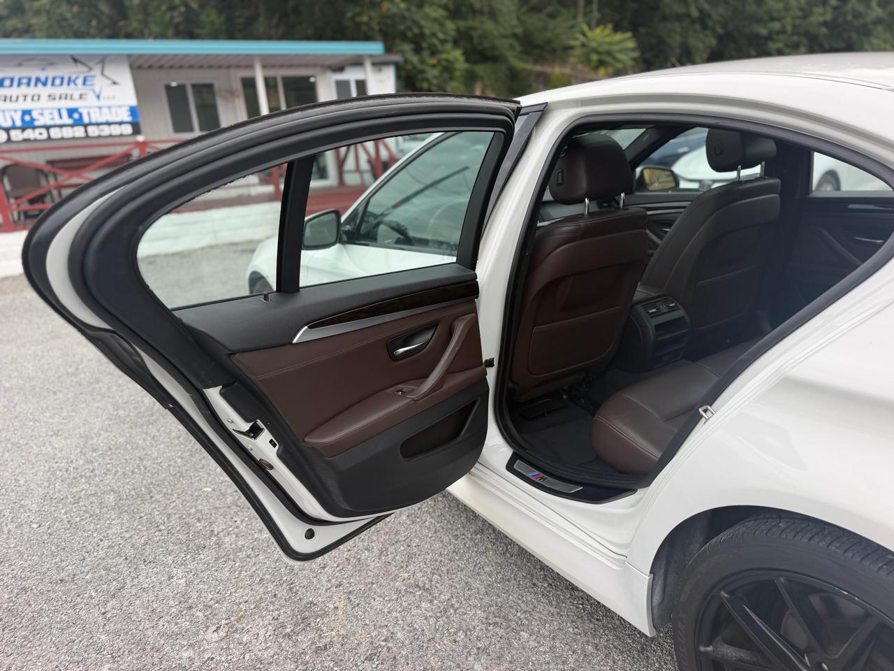 BMW 5-Series 528i 2014