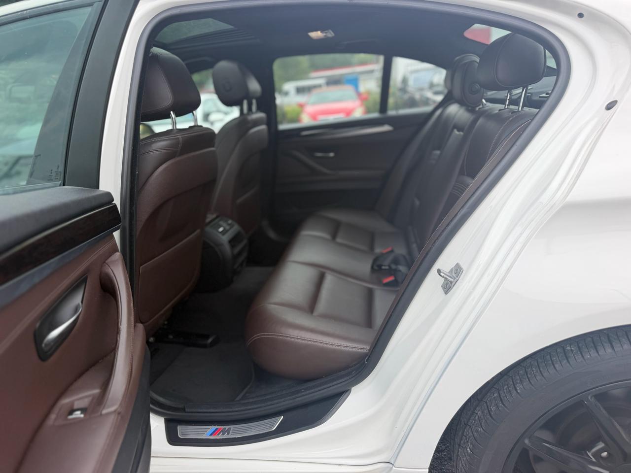 BMW 5-Series 528i 2014