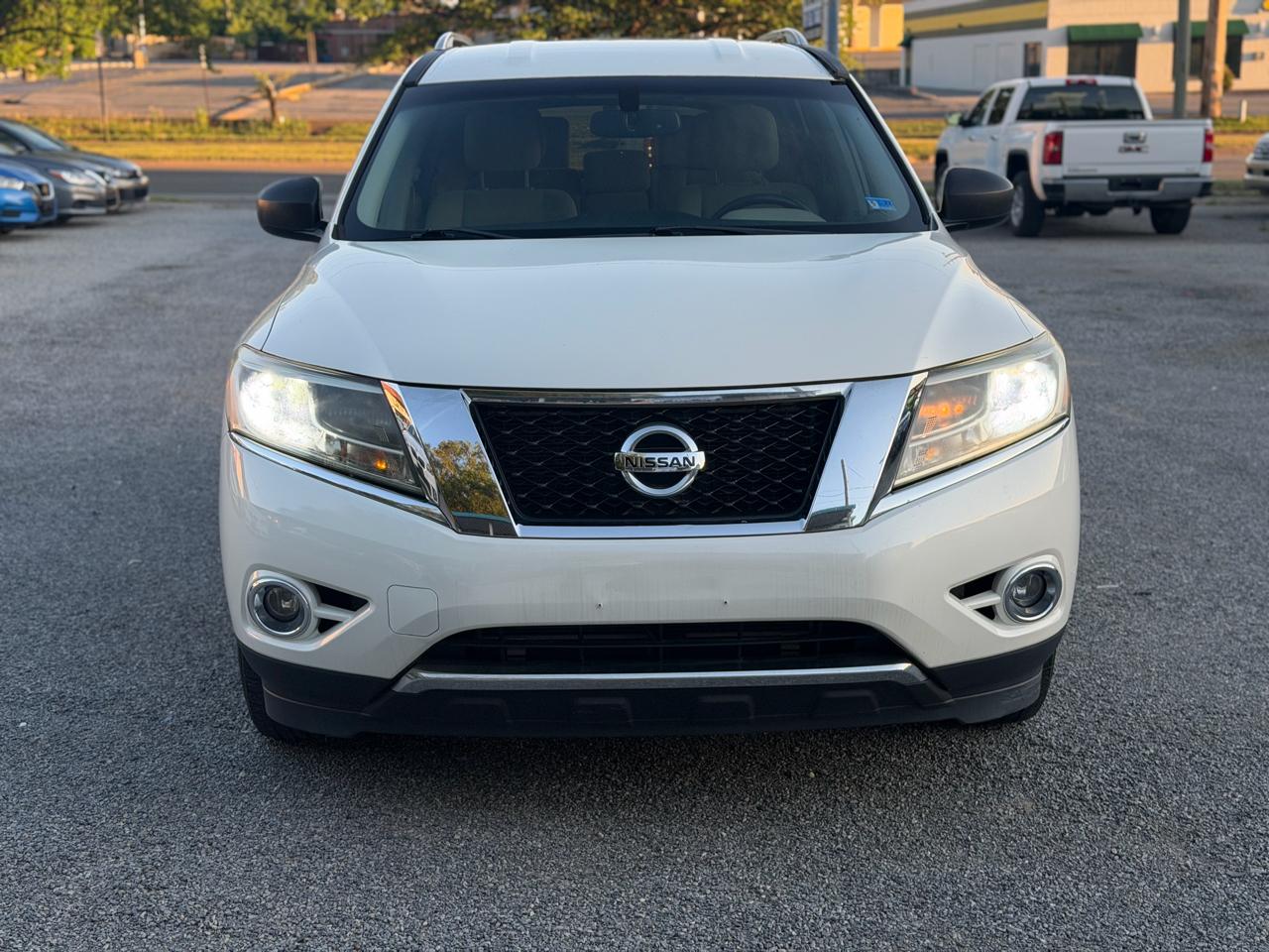 Nissan Pathfinder Platinum 4WD 2016