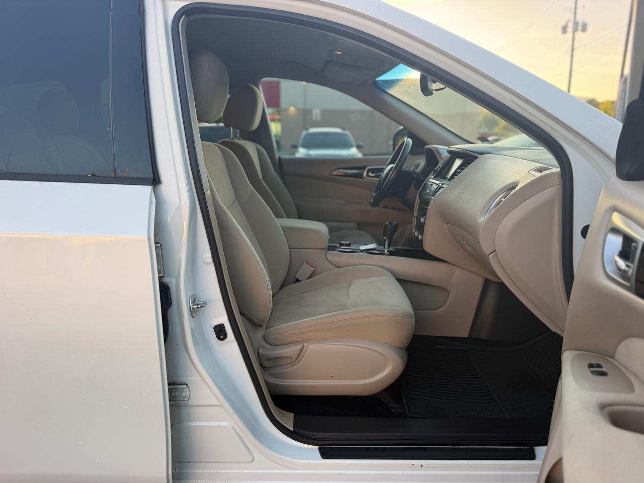 Nissan Pathfinder Platinum 4WD 2016