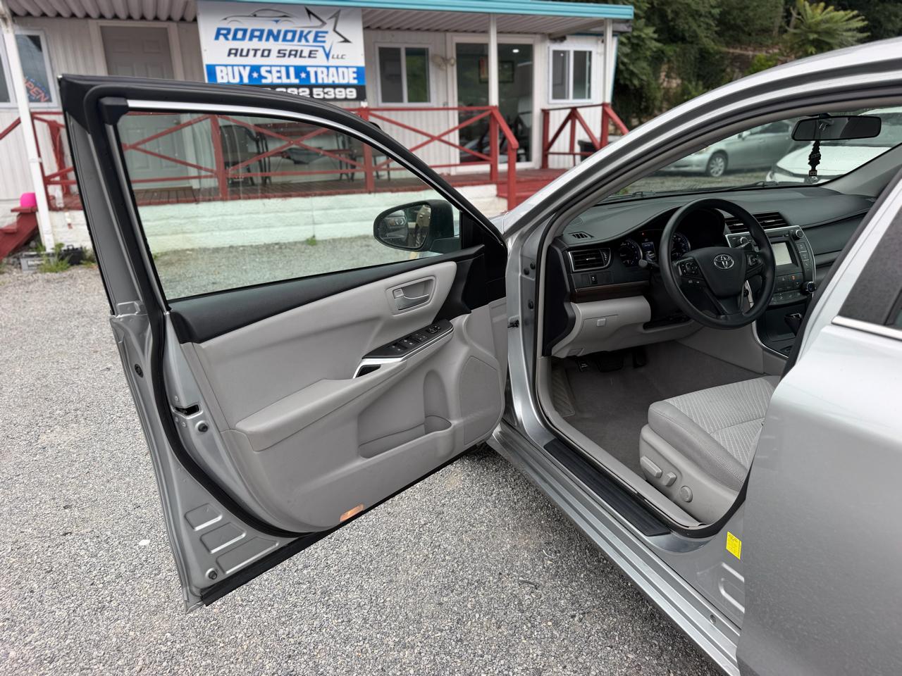 Toyota Camry LE 2017
