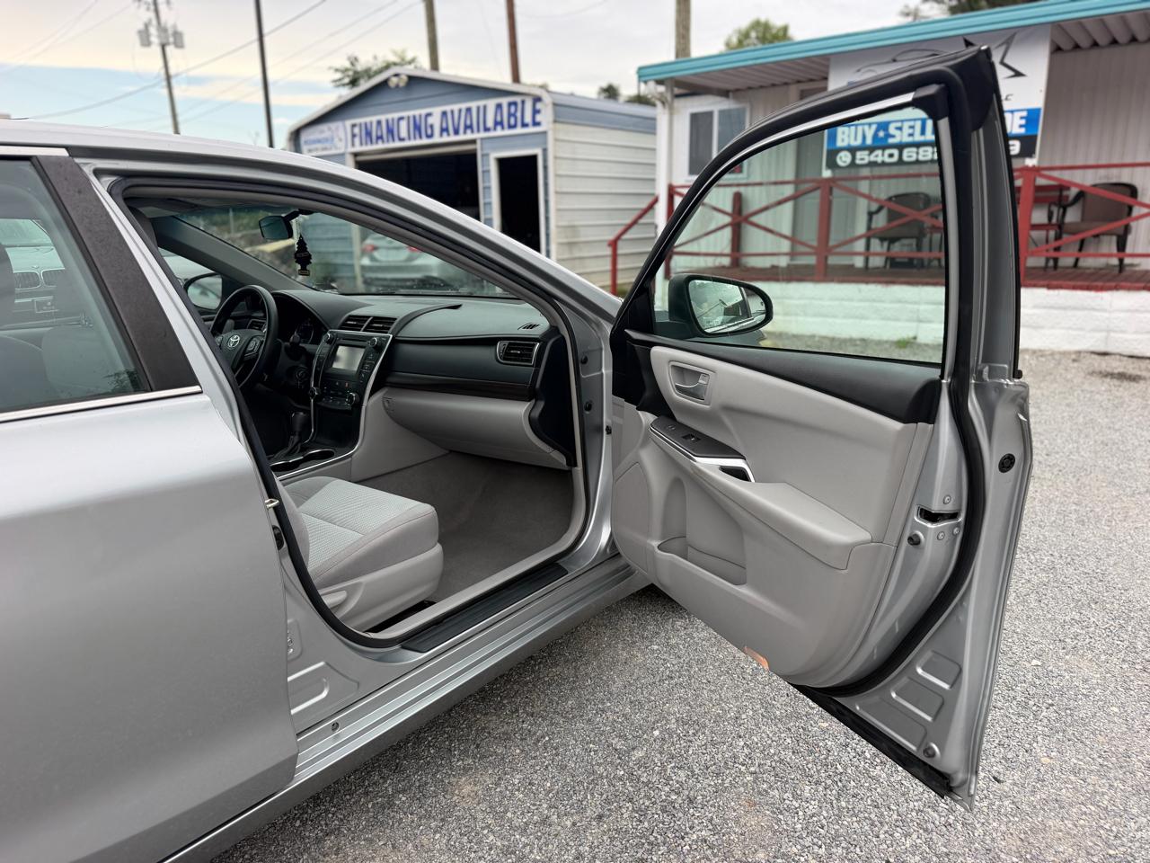 Toyota Camry LE 2017