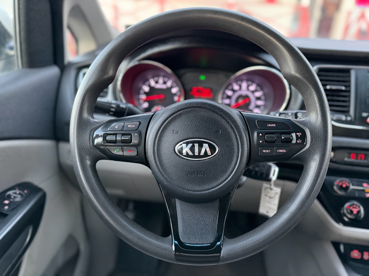 Kia Sedona L 2016