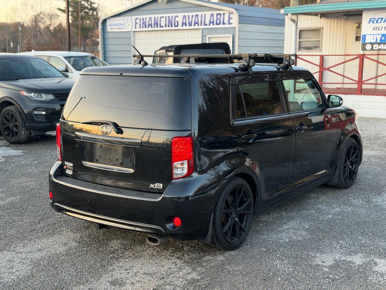 Scion xB 5-Door Wagon 5-Spd MT 2013