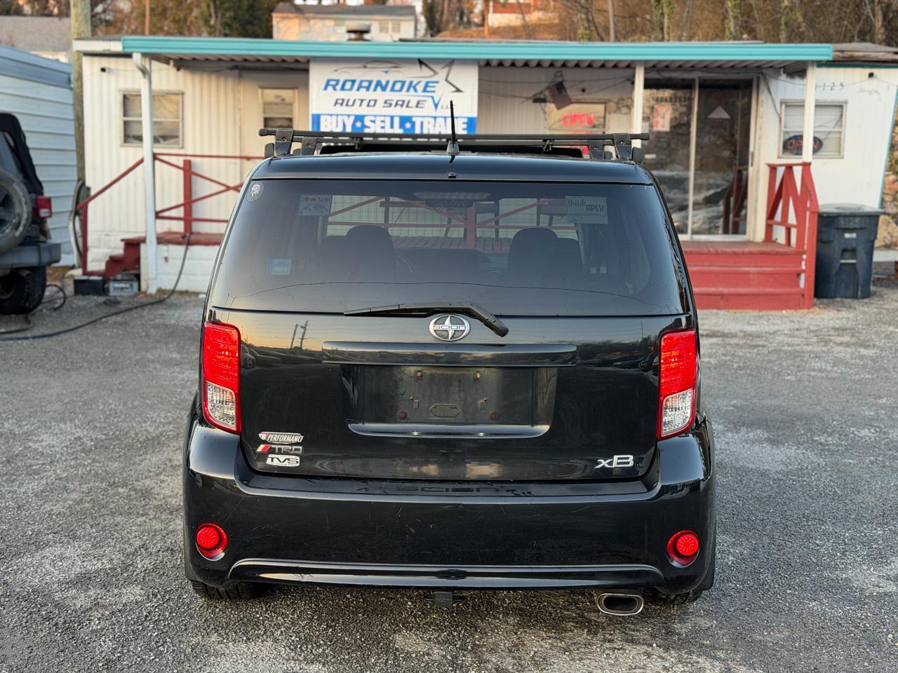 Scion xB 5-Door Wagon 5-Spd MT 2013