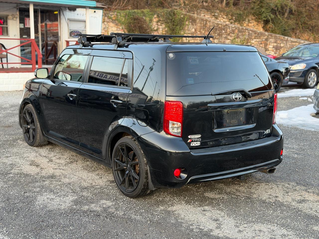 Scion xB 5-Door Wagon 5-Spd MT 2013