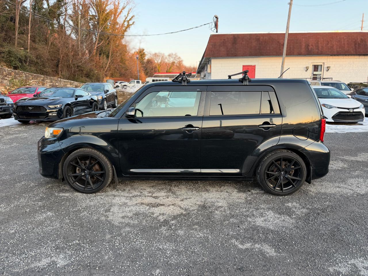 Scion xB 5-Door Wagon 5-Spd MT 2013