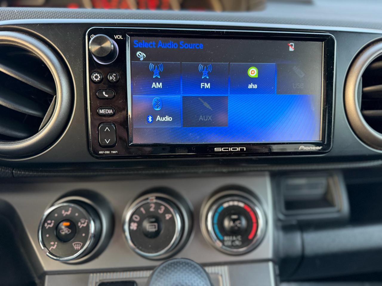 Scion xB 5-Door Wagon 5-Spd MT 2013