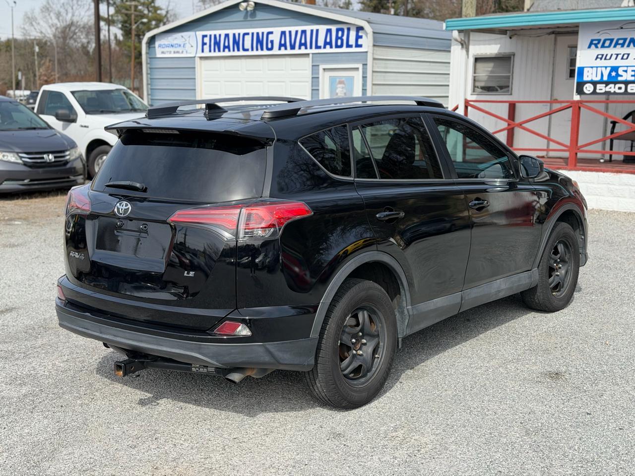 Toyota RAV4 LE FWD 2018