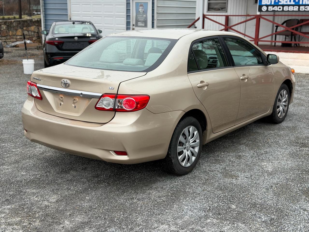 Toyota Corolla S 5-Speed MT 2012