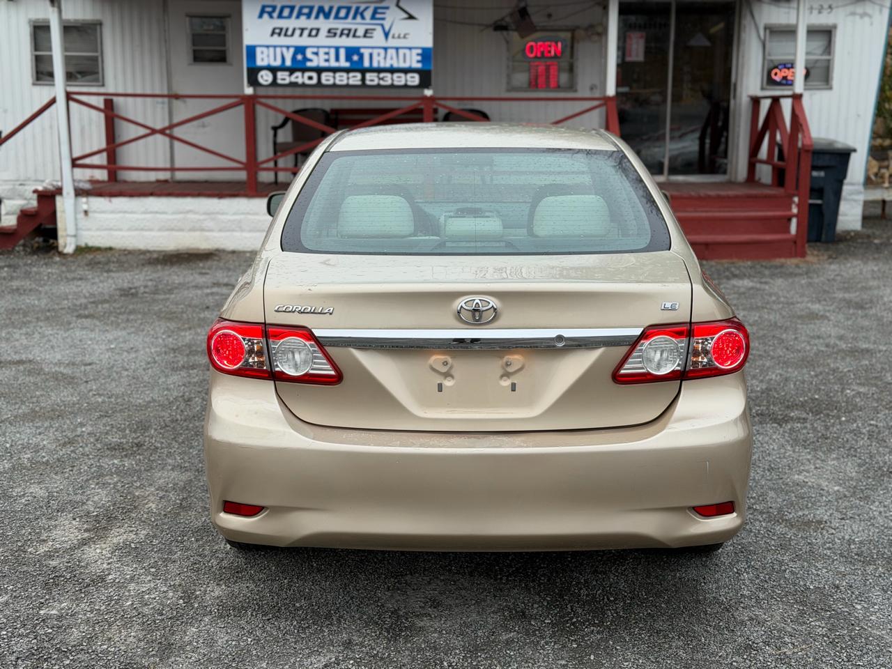 Toyota Corolla S 5-Speed MT 2012