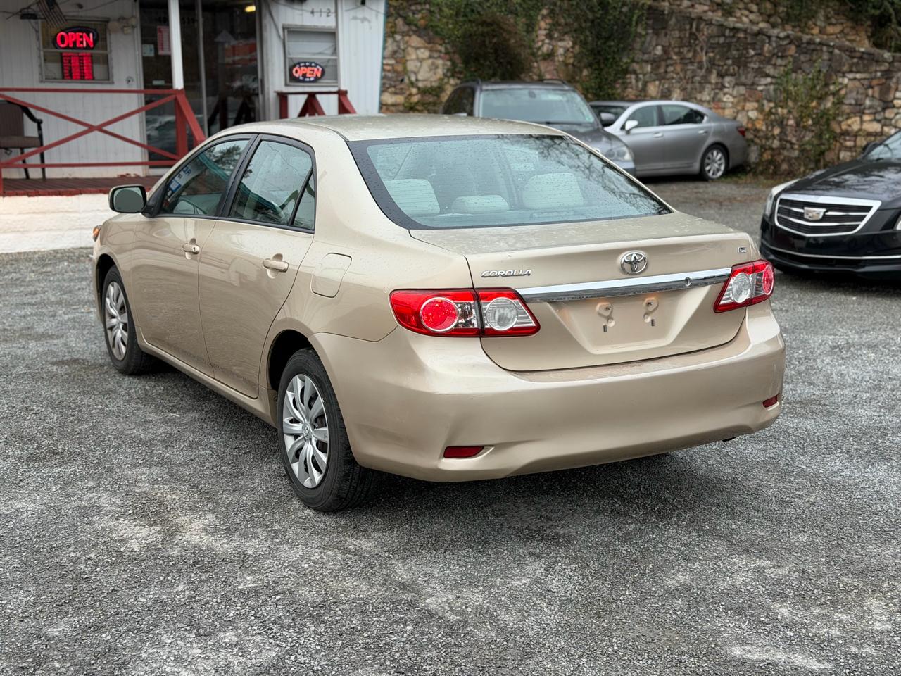 Toyota Corolla S 5-Speed MT 2012