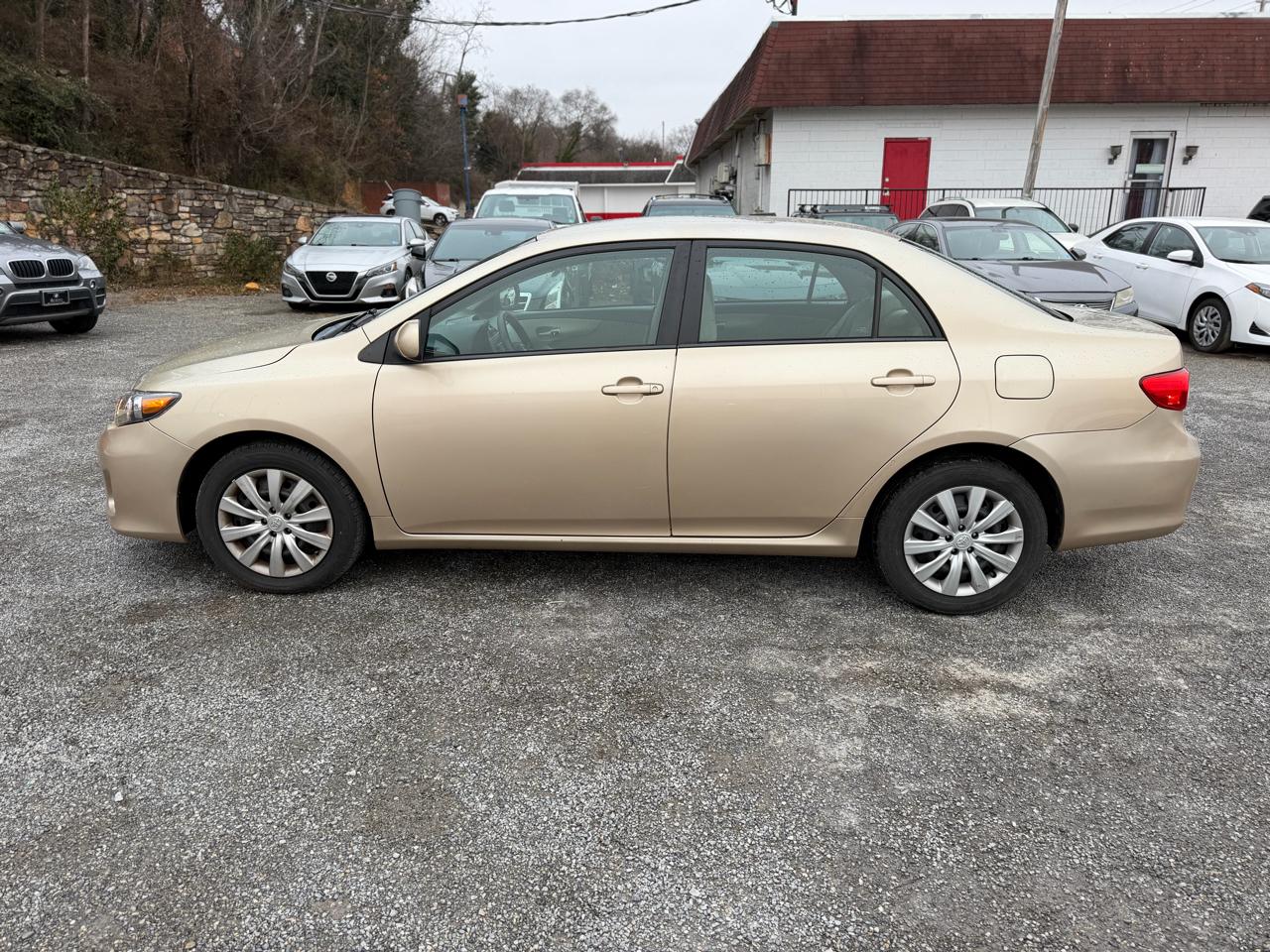 Toyota Corolla S 5-Speed MT 2012