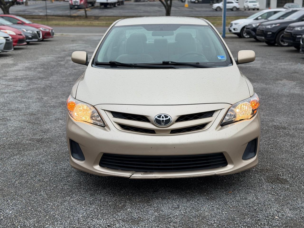 Toyota Corolla S 5-Speed MT 2012